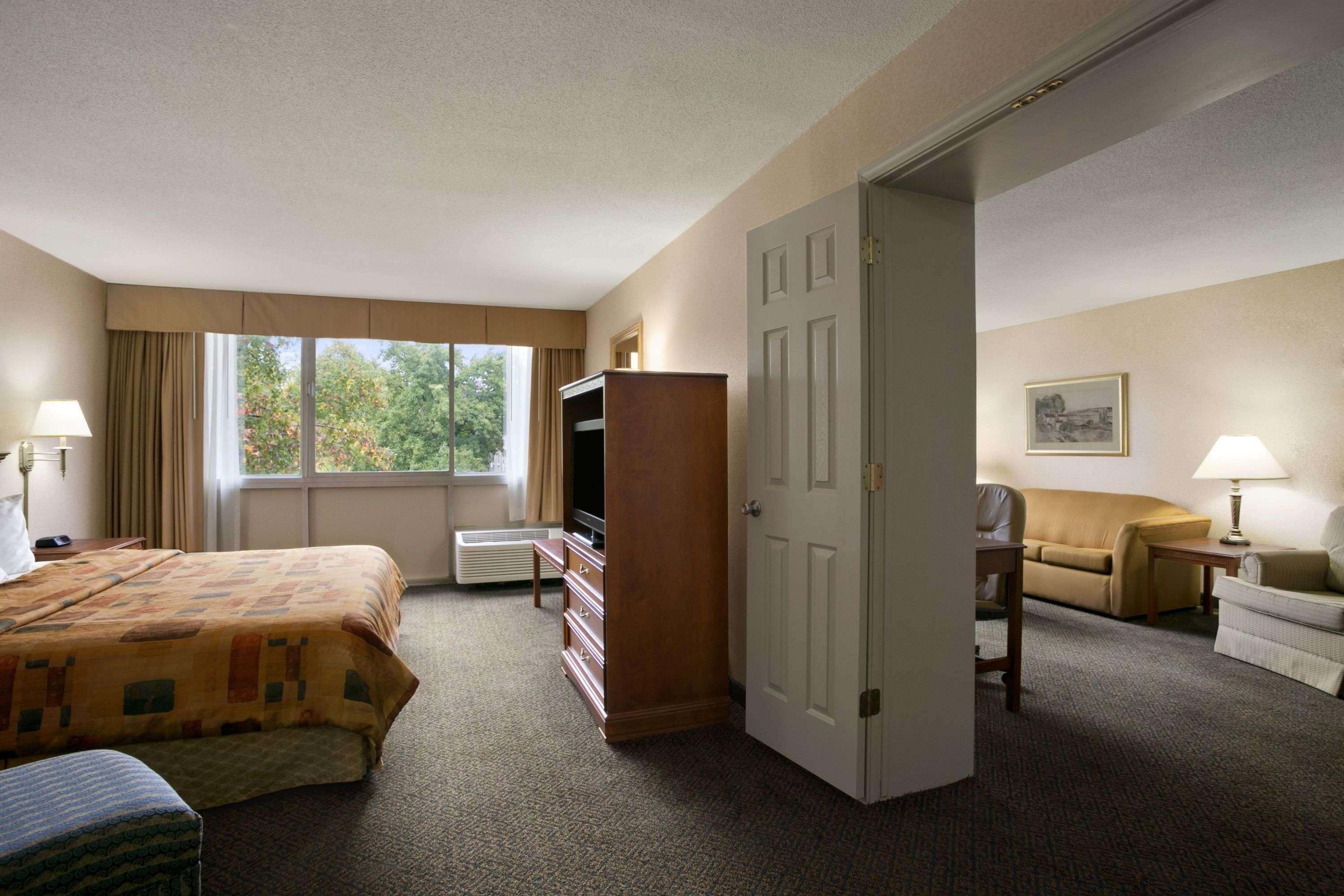 Days Inn By Wyndham Sidney Oh Dış mekan fotoğraf